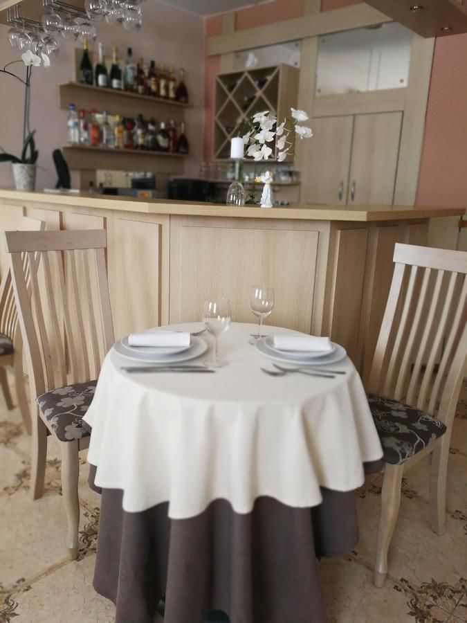 Отель Hotel Angelas Утена